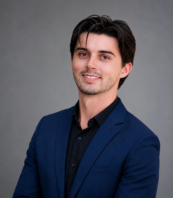 Portrait of Peyton Mumpower, Realtor®.